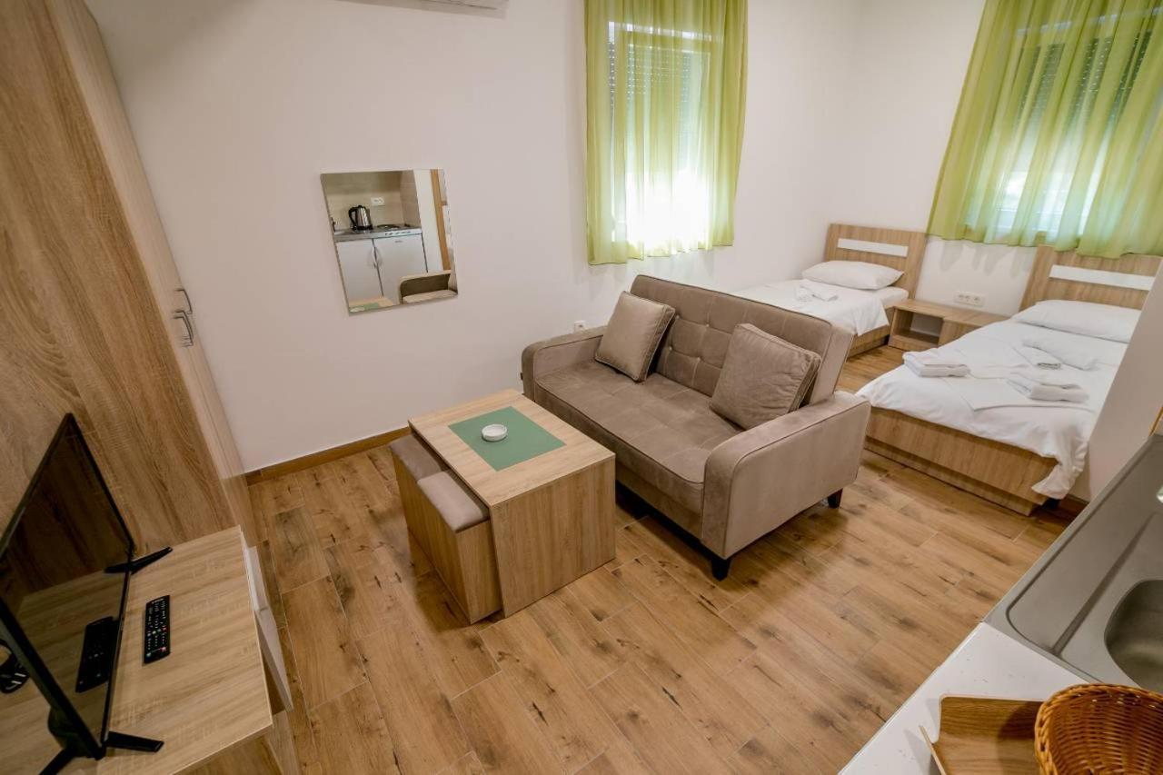 Apartmani Luka Мельине Экстерьер фото
