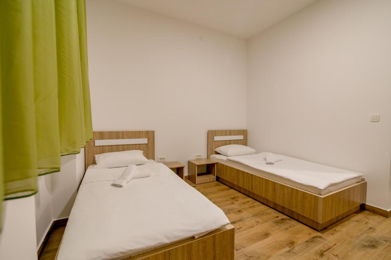 Apartmani Luka Мельине Экстерьер фото